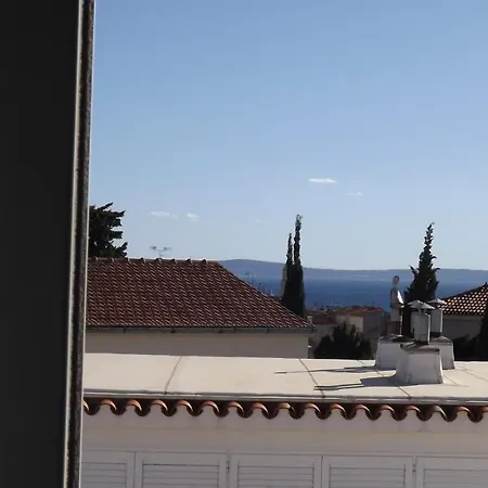 Captivating 15 Sleeps 4 Guests *