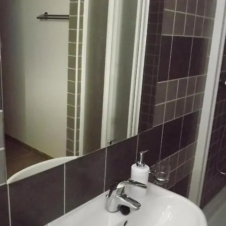 Captivating 15 Sleeps 4 Guests Апартаменты