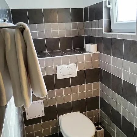 Captivating 15 Sleeps 4 Guests Apartmán Split