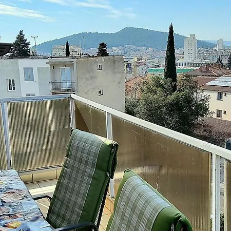 Captivating 15 Sleeps 4 Guests Апартаменты Сплит