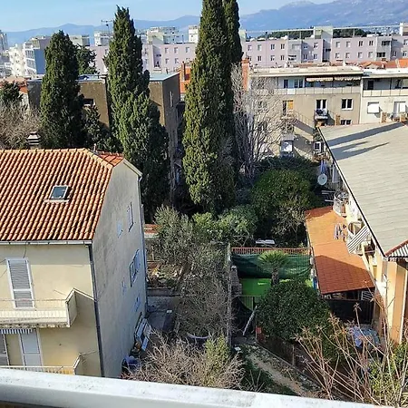 Apartmán Captivating 15 Sleeps 4 Guests Split